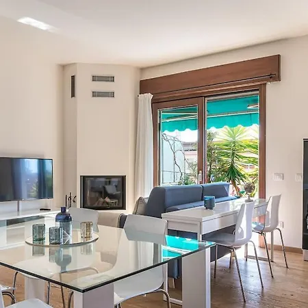 Enjoy - Attico Con Idromassaggio E Garage - Zona Sant'antonio