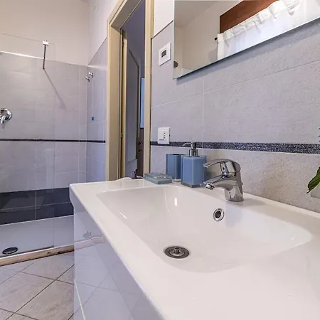 Apartment Enjoy - Attico In Centro Con Garage, Sant'antonio Padova