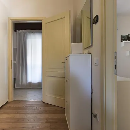 Enjoy - Attico Con Idromassaggio E Garage - Zona Sant'antonio Διαμέρισμα