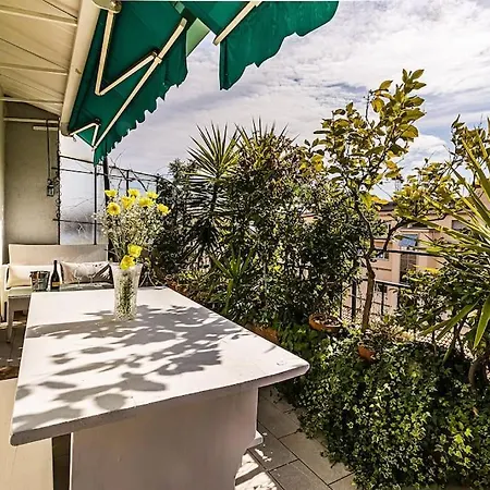 Apartment Enjoy - Attico In Centro Con Garage, Sant'antonio