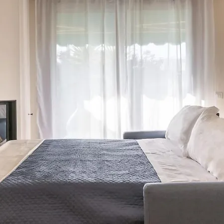 Enjoy - Attico Con Idromassaggio E Garage - Zona Sant'antonio Διαμέρισμα *