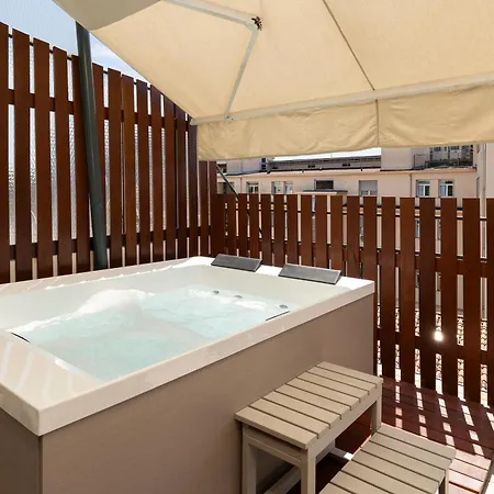 Enjoy - Attico Con Idromassaggio E Garage - Zona Sant'antonio Διαμέρισμα *