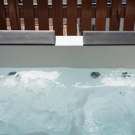 Enjoy - Attico Con Idromassaggio E Garage - Zona Sant'antonio *